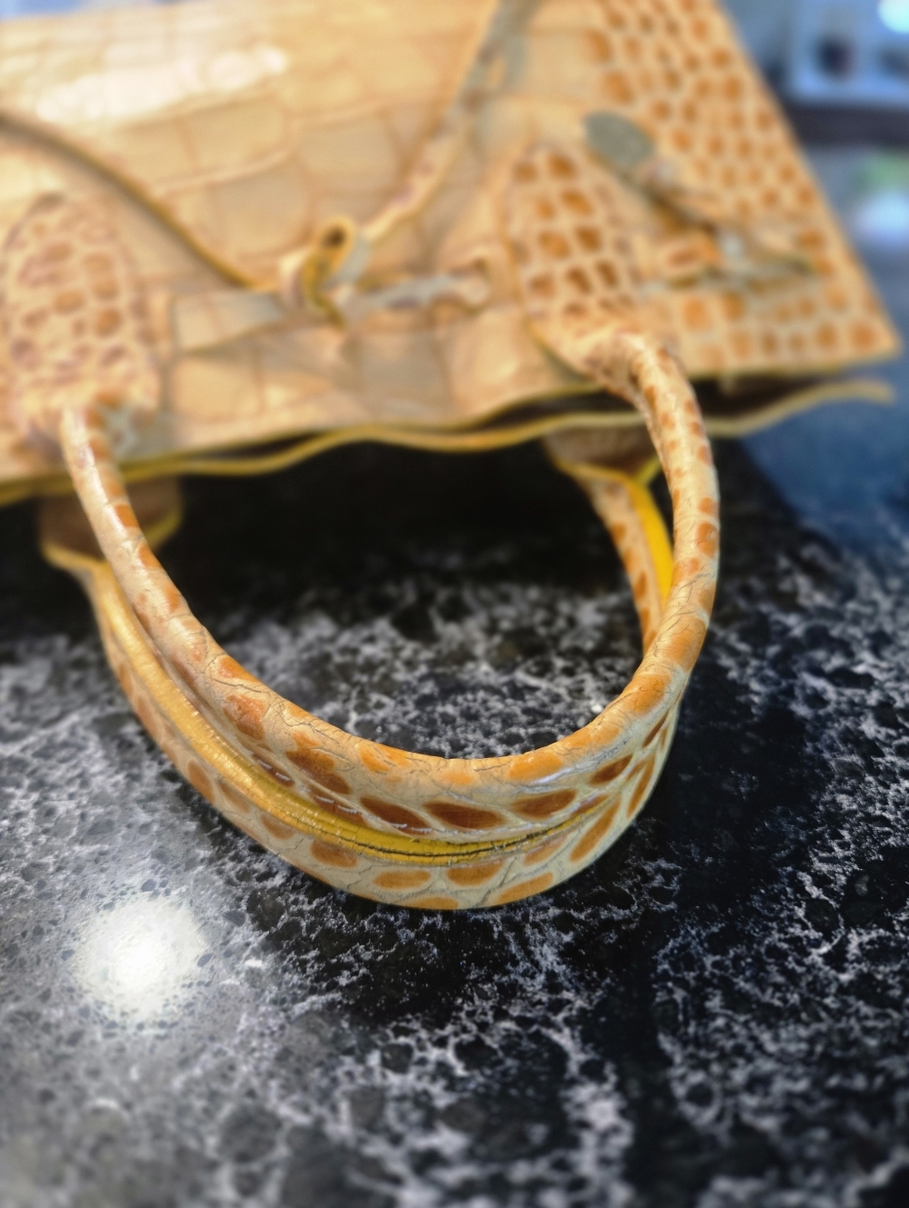 Vintage Dooney & Bourke Croc Embossed Leather Satchel – Made in Italy - Picture 4 of 11